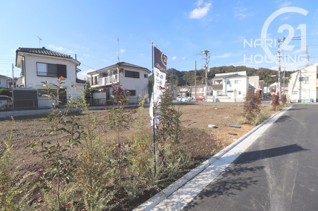 【前面道路含む現地写真】 | リーブルガーデン　あきる野市伊奈　新築　全15棟　8号棟 | 前面道路含む現地写真です