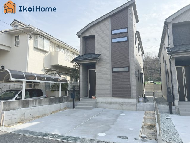 神戸市西区樫野台6丁目　B号棟　新築戸建の駐車場|【ホームページに現地動画掲載中】●年中無休：当日予約可●駐車場は並列2台になります。普通車2台可能です。