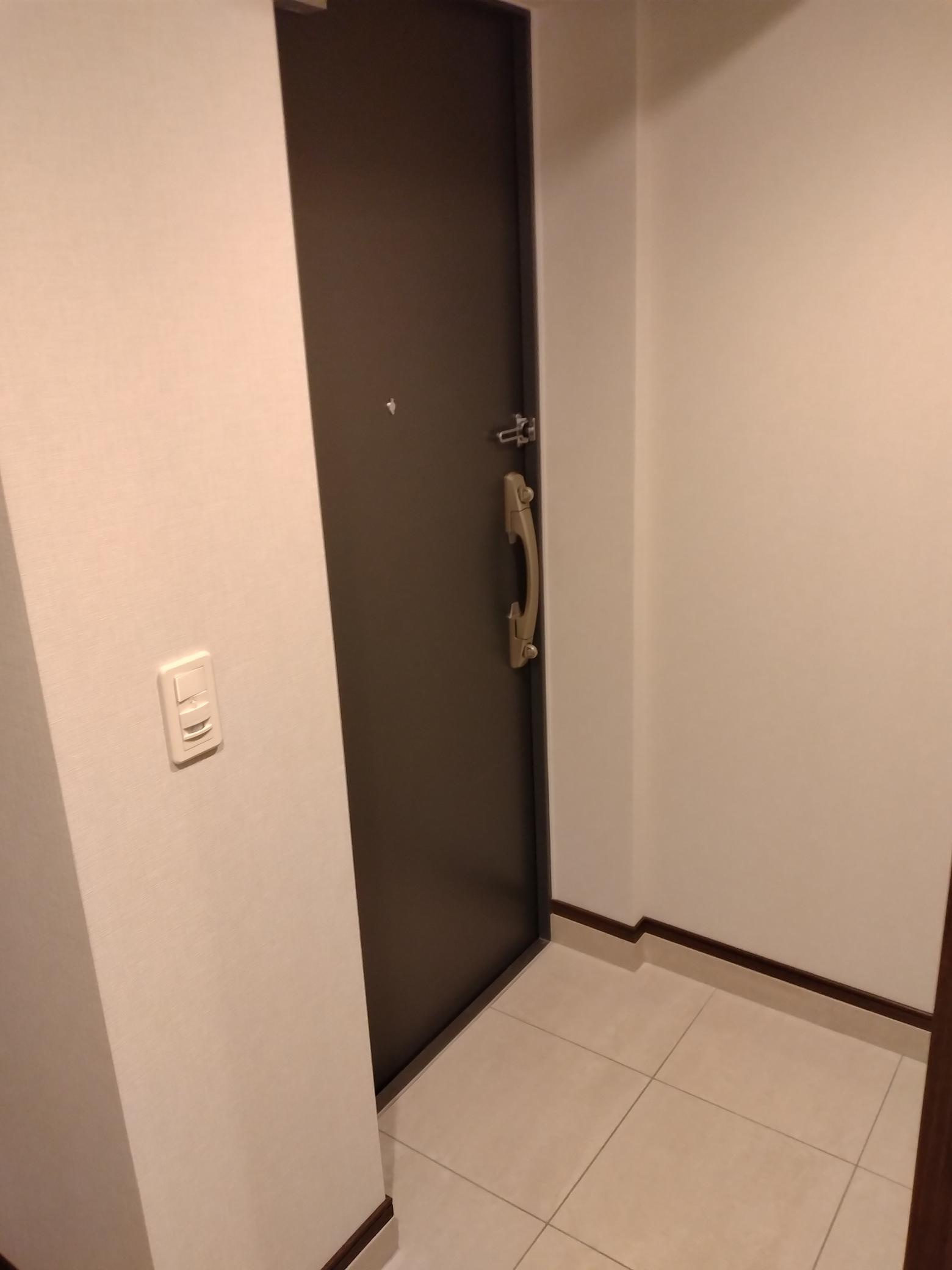 J・ワザック両国の玄関