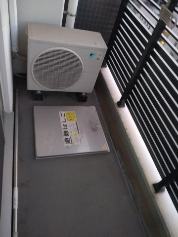 J・ワザック両国のバルコニー