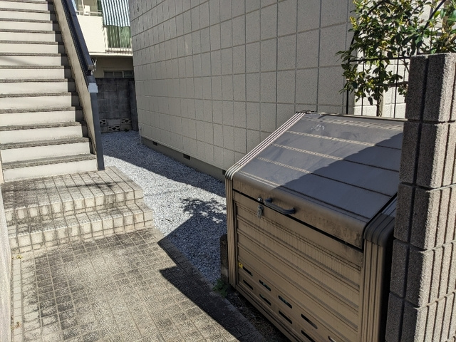 コア・ハニーのエントランス|宅配ボックス★