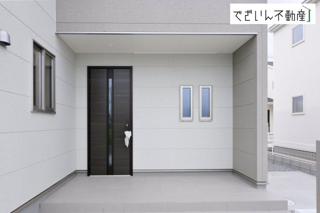 【玄関】 | Livele Garden.S吉見町東野第2　新築住宅 | ≪5号棟≫ 
現地(2026年5月撮影)
