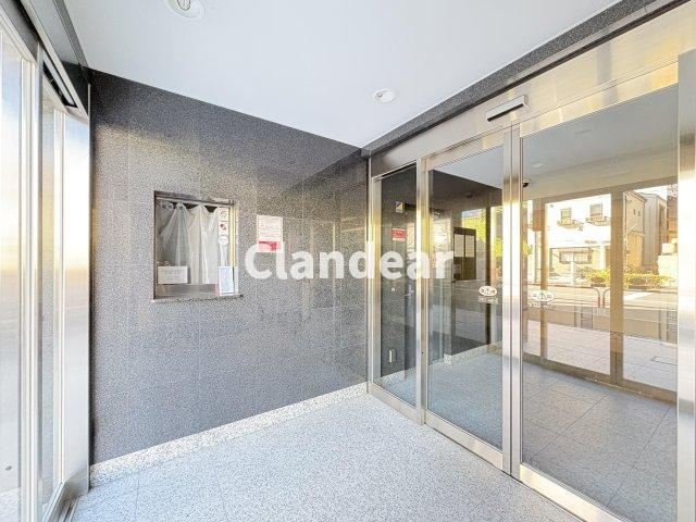 サンデュエル東京ザ・プレミオステージのエントランス|ドキドキの新生活も、安心してスタート。ぴったりの住まいを見つけませんか？クランディアが一緒に住まい選びをサポートします‼　まずは、お気軽にお問合せください　＃クランディア