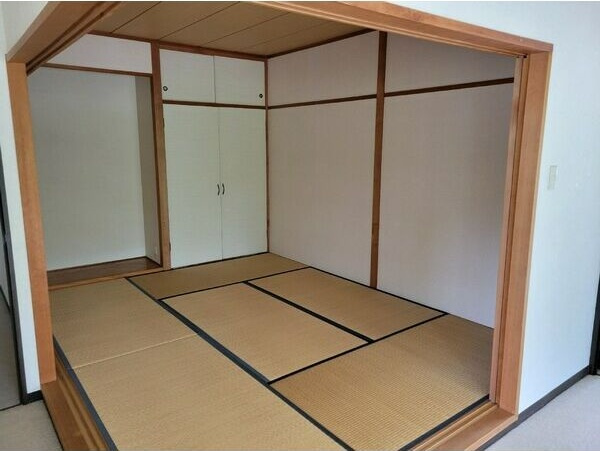 ロイヤルパレス上杉の和室