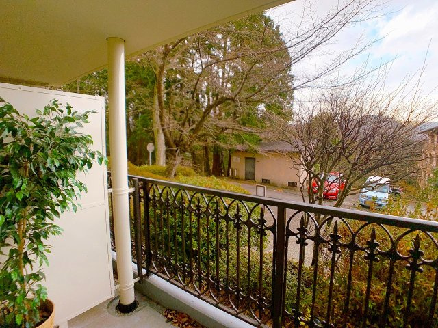 【バルコニー】 | □■箱根エグゼクティブコート■□ | 静かな環境で都会の喧騒を忘れさせてくれる安らぎの住空間♪