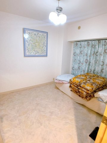 【洋室】 | □■箱根エグゼクティブコート■□ | 南西側に窓がある4.9帖の洋室♪