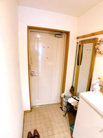 【玄関】 | □■箱根エグゼクティブコート■□ | シューズBOX付き玄関♪