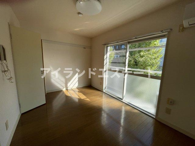 パークサイド駒沢A棟　駒沢公園徒歩圏内　駒澤大学徒歩圏内　3方角部屋の内装