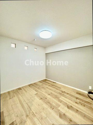 【子供部屋】 | ダイアパレス猿江恩賜公園 | 【子供部屋】お子様を持つ家庭の約6割が「家族や子どものため」に購入を希望。入学後の転校を避け、広い空間でのびのび育てたいなどの親心が、家探しのきっかけになっているようです。