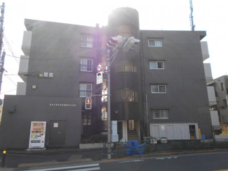 【外観】 | 鉄筋コンクリート造のがっちりとした建物。