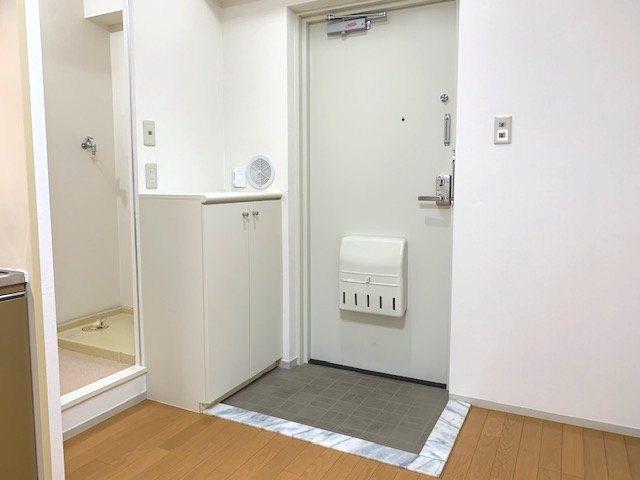 フクロク・ハイマンション1号館の玄関|※イメージ別号室写真