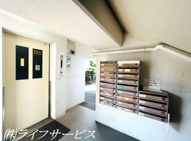 【エントランス】 | 新北野コーポＢ棟 | エレベーター・メールボックス