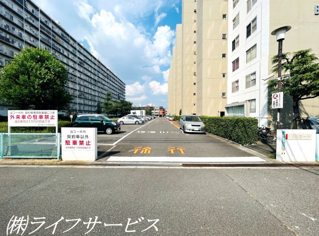 【駐車場】 | 新北野コーポＢ棟 | 駐車場入口