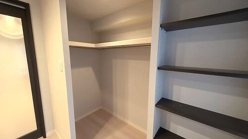 ライオンズシティ西新宿の収納|ウォークインクロゼット　※2024年1月撮影