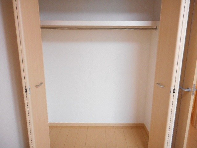 メゾン・ド・グリシーヌ　Ⅱの収納