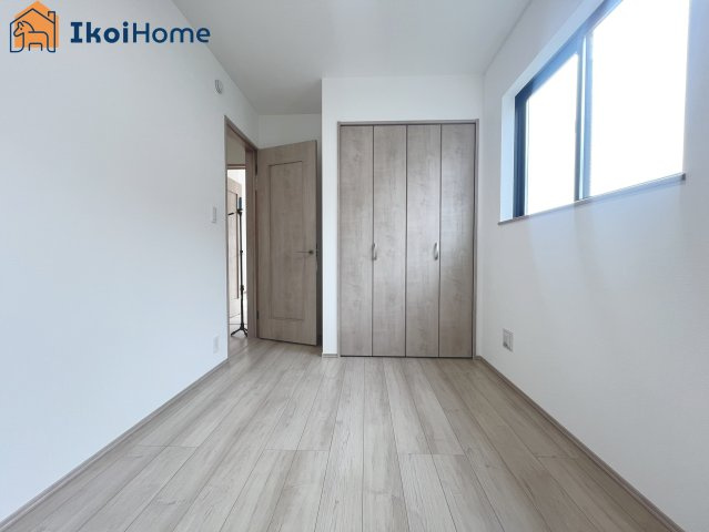 神戸市西区樫野台6丁目　A号棟　新築戸建の寝室|【ホームページに現地動画掲載中】●年中無休：当日予約可●洋室は広さございますのでお子様部屋などに最適