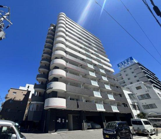 セレニテ新大阪プリエの外観