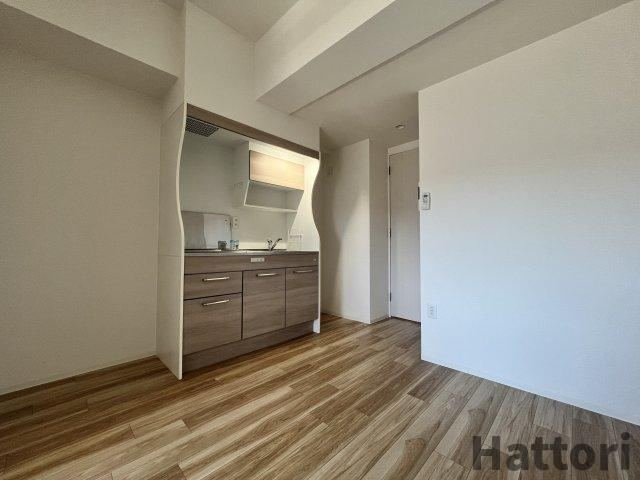 セレニテ新大阪プリエの居間・リビング