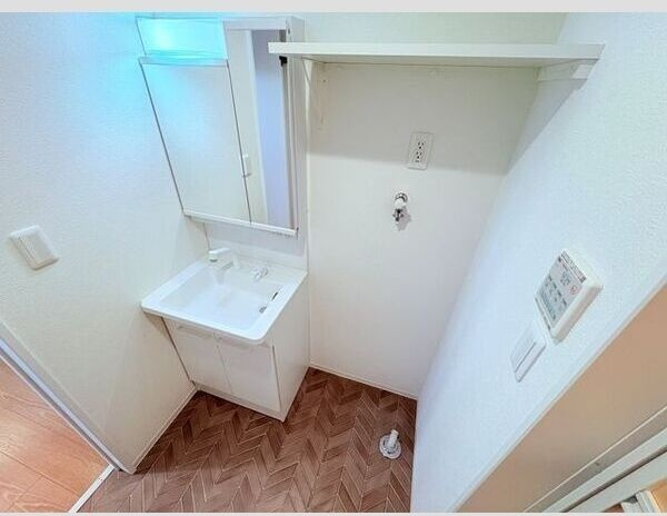 Ｃｈｅｒｉｍ日比野Ｇｒａｃｅの設備|室内洗濯機置き場です