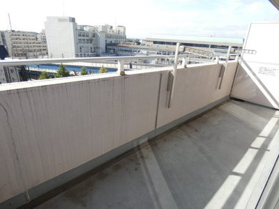 【バルコニー】
