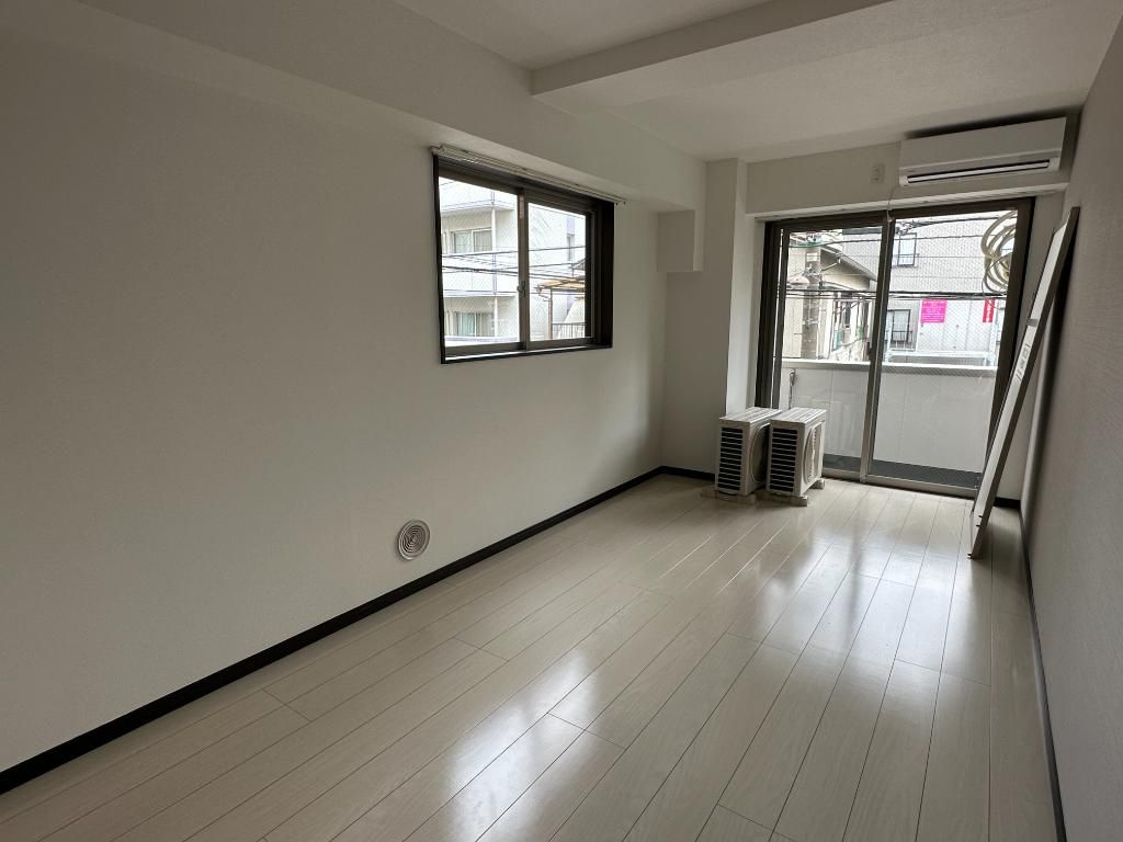 HIROAD大島(ハイロード大島)の居間・リビング