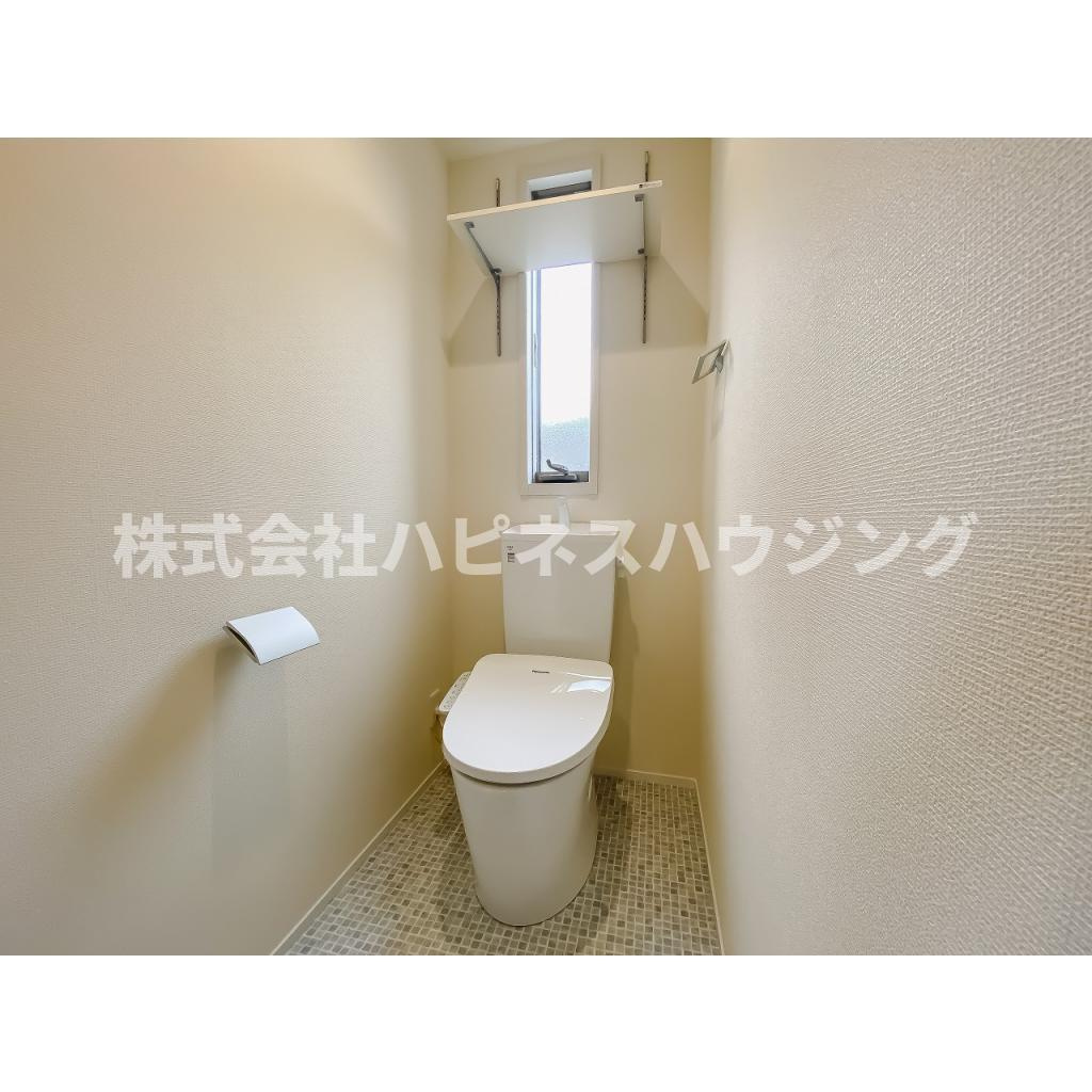 青葉台戸建貸家のトイレ|清潔感のあるトイレです