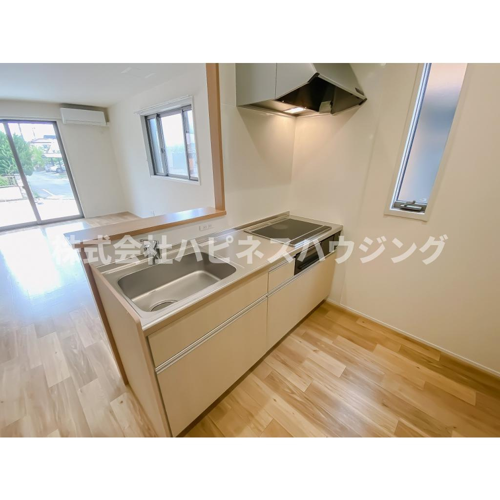 青葉台戸建貸家のキッチン|きれいなキッチンです