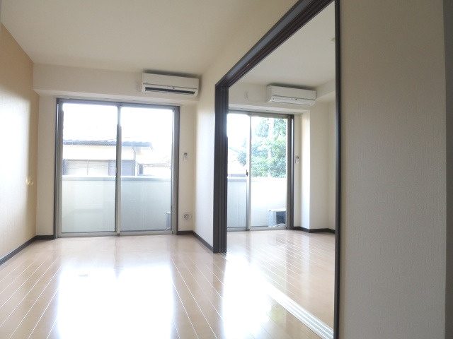 【居間・リビング】