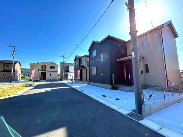 三木市岩宮　全４-G棟の前面道路含む現地写真
