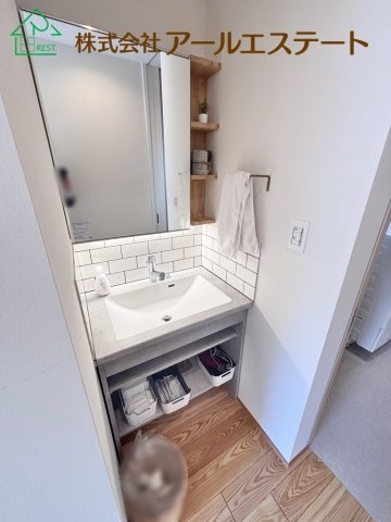 姫路市広畑区西蒲田　　中古戸建の独立洗面台