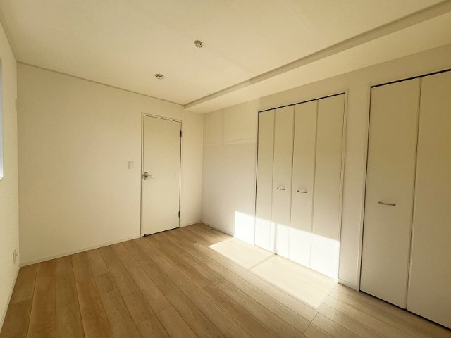 【子供部屋】 | 練馬区南大泉2丁目　新築一戸建住宅　全1棟　(保谷店) | 2階6帖東側/さまざまな家具を取り入れやすいナチュラルな内装。