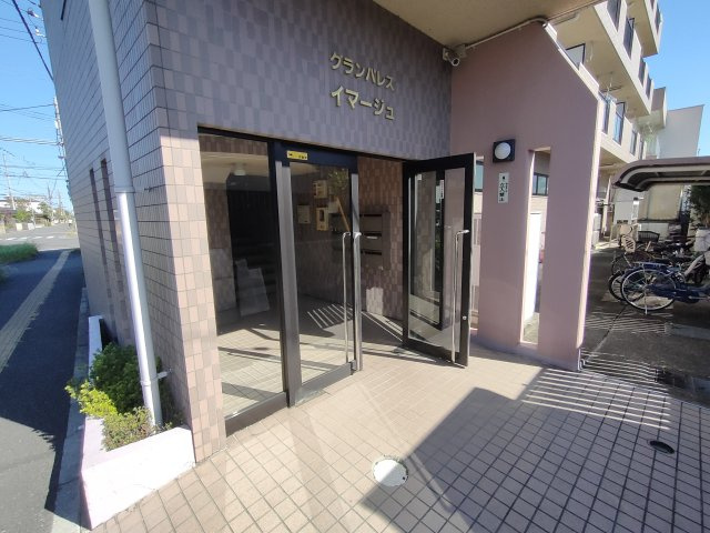 グランパレスイマージュのエントランス|毎日通るエントランスはこのようになっています