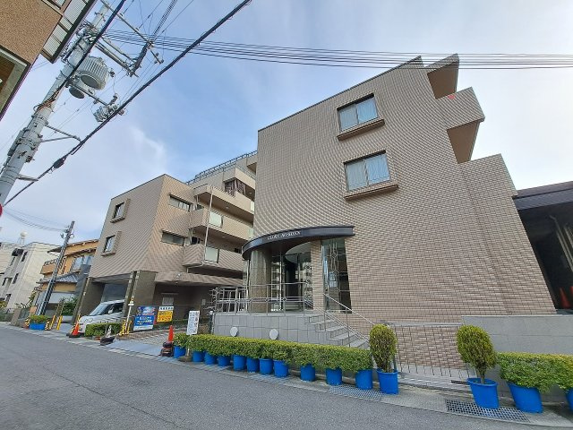 グローリー甲子園の外観