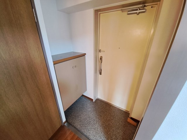 グローリー甲子園の玄関