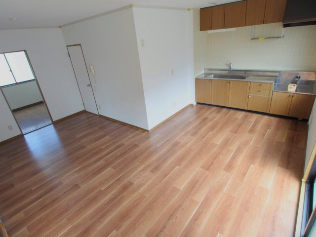 メゾン萩原A棟の居間・リビング