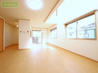 【居間・リビング】 | 平日・土日も見学できます　再生住宅　4SLDK　実籾 | 現地