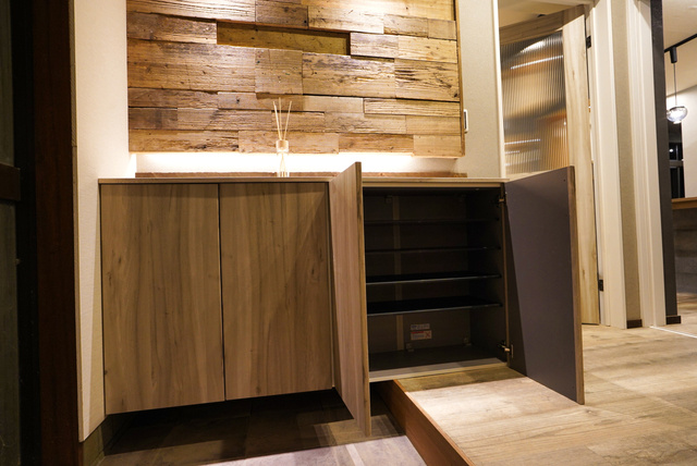 デザイナーズ戸建て上尾の玄関