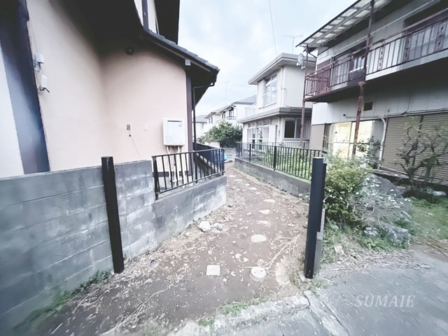 デザイナーズ戸建て上尾のエントランス|こちらが入口です。旗竿地になっています。