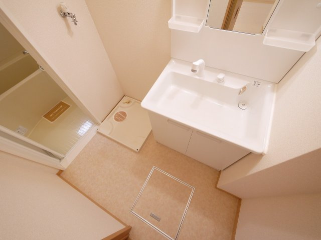 グランシャリオの洗面所|明るい洗面所です