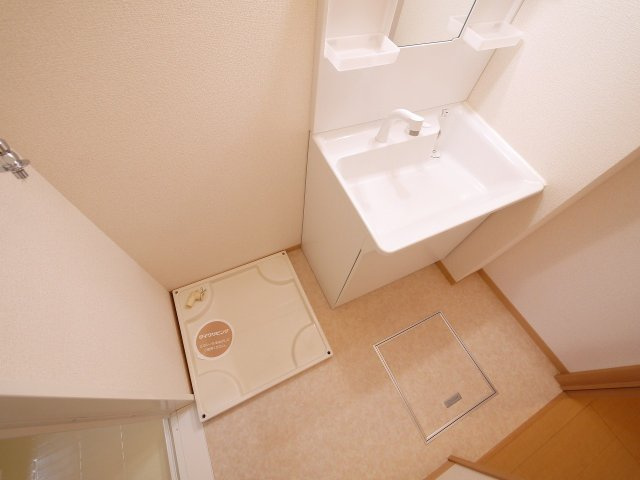 グランシャリオの洗面所|脱衣スペースもあります