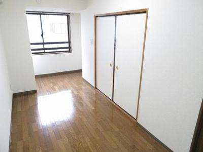 【居間・リビング】 | リリエンベルグ壱番館 | 使いやすいリビングです