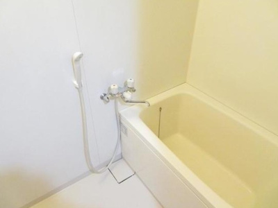 【浴室】 | リリエンベルグ壱番館 | 落ち着いた空間のお風呂です