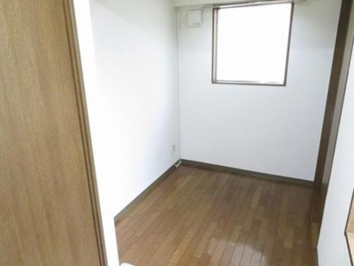 【洋室】 | リリエンベルグ壱番館 | 広々とした洋室です