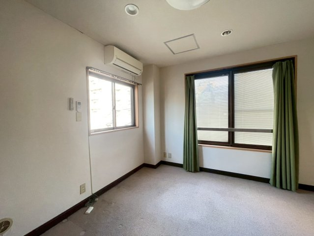 長谷川ビルの居間・リビング