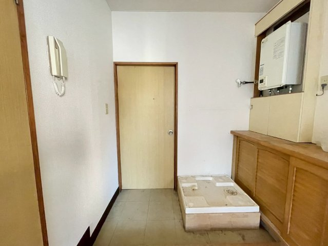 長谷川ビルの玄関