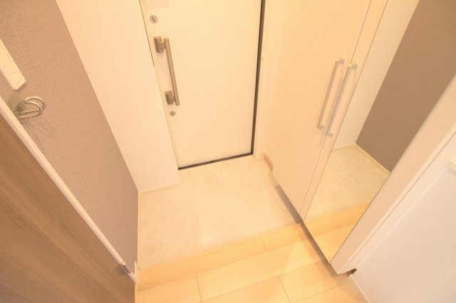 レイアフォレストⅢの玄関