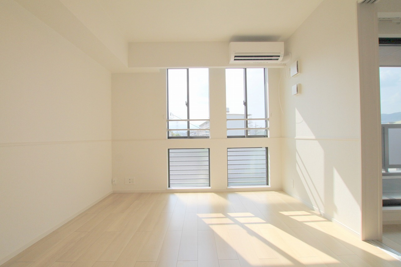 レイアフォレストⅢの居間・リビング