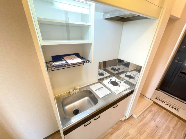 メゾンHOKUSHINのキッチン|※同タイプ・別室の写真になります。