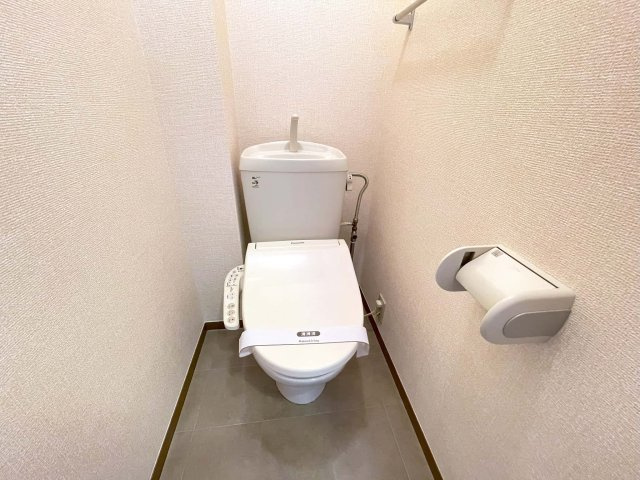 メゾンHOKUSHINのトイレ|※同タイプ・別室の写真になります。