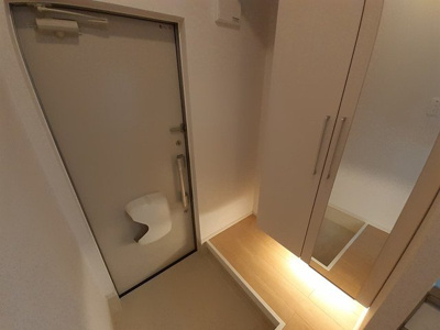 【玄関】 | コモドビラＮⅡ